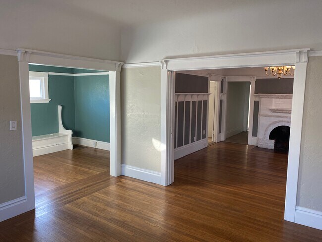 Building Photo - 1125 Adeline St