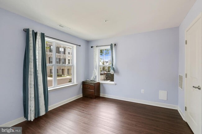 Building Photo - 9809 Wood Glen Terrace