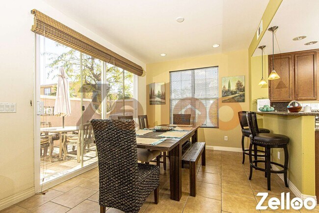 Foto del edificio - 52177 Rosewood Ln