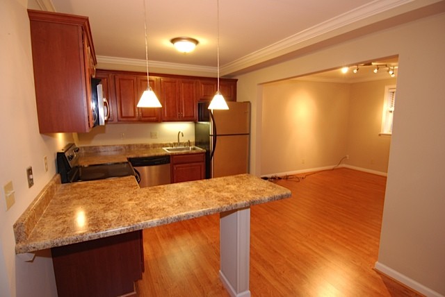 Primary Photo - 2550 Sutton Blvd