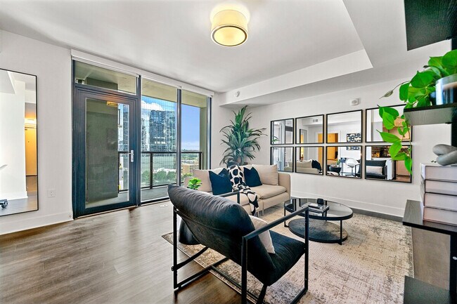 Foto del edificio - 1400 W Peachtree St NW