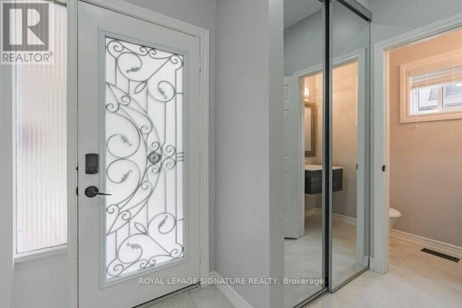 Building Photo - 48 Lawndale Crescent