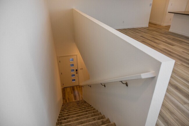Building Photo - Newer 2-Bedroom Townhome with Shared Ameni...