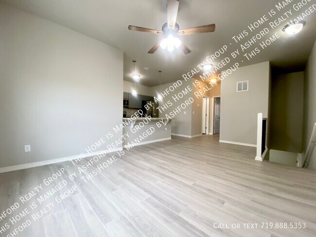 Building Photo - 2025 Paddy Grove