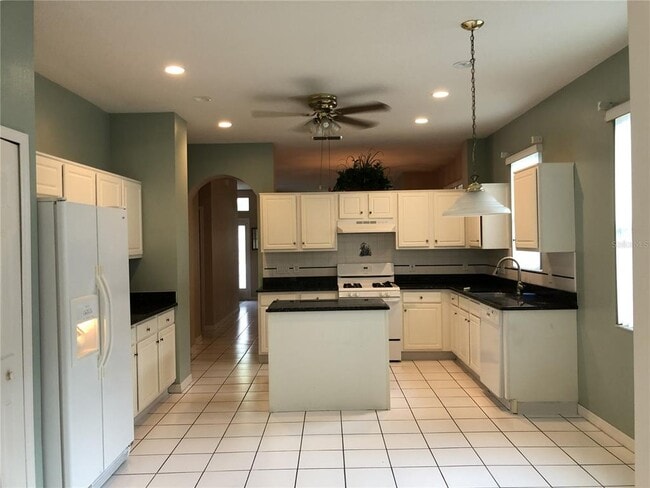 Building Photo - 4815 Riverton Dr