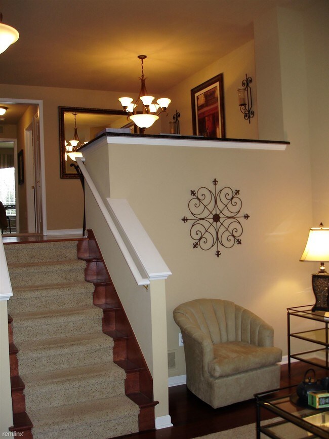 8160 Williamstown Dr, Shelby Township, MI 48316 Condo for Rent in