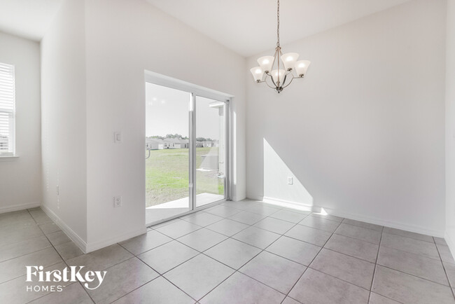 Building Photo - 613 Crown Rose Dr