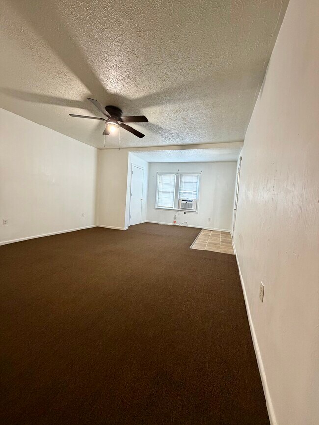 Foto del edificio - 520 Knowles Ln