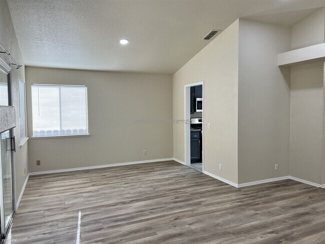Foto del edificio - 3 br, 2 bath House - 5116 Rosbury Dell Place