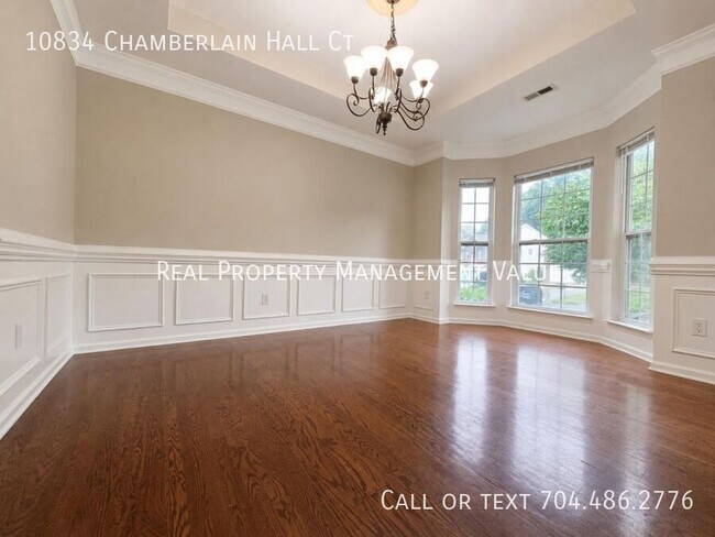 Foto del edificio - 10834 Chamberlain Hall Ct
