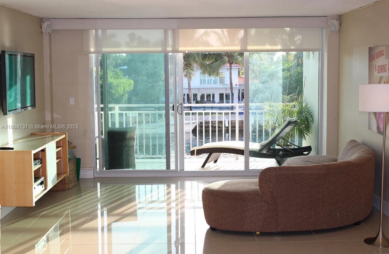 Primary Photo - 9500 W Bay Harbor Dr