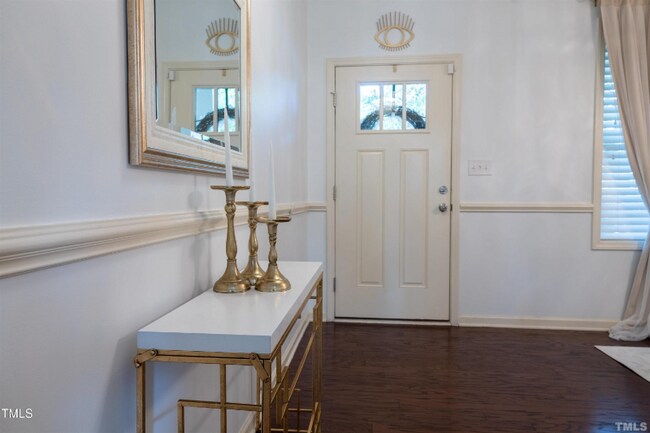 Foto del edificio - 2124 Longmont Dr