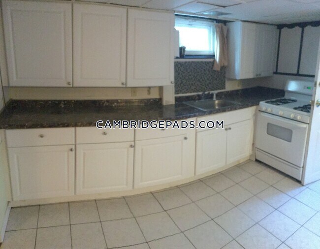 Building Photo - 131 Rindge Ave