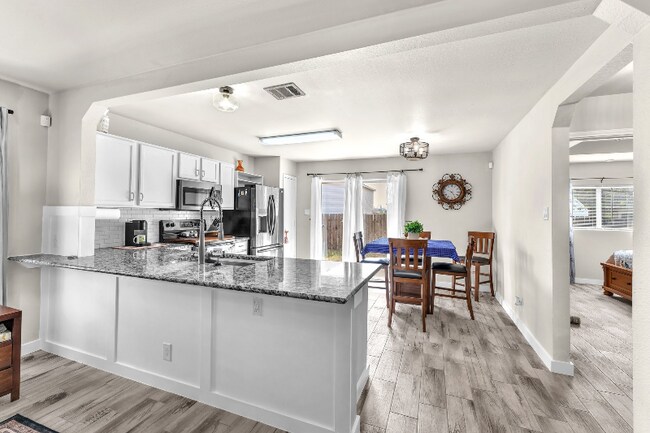 Building Photo - 331 Cedron Chase