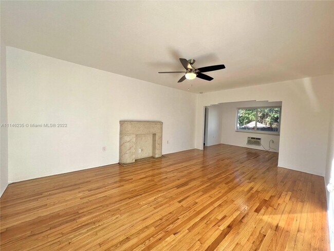 Building Photo - 2102 SW 14th Terrace