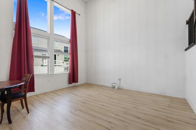 Building Photo - 12356 Eovaldi Ave
