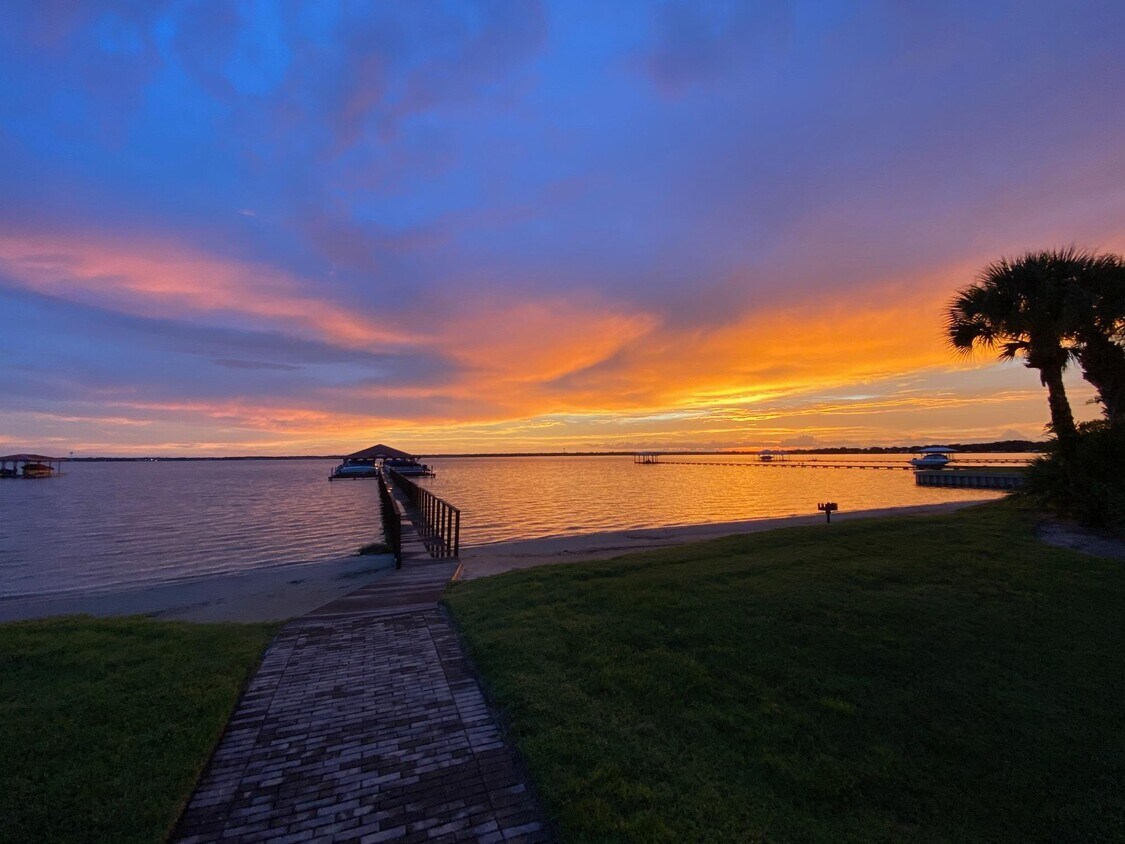 2351 Lakeview Dr Unit 304, Sebring, FL 33870 Condo for Rent in