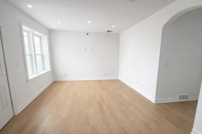 Foto del edificio - 3340 W Evergreen Ave