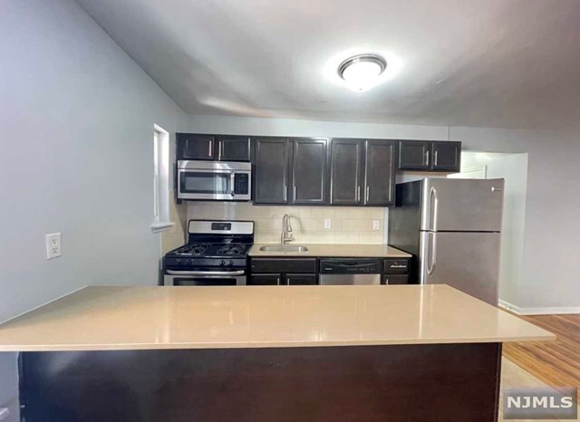 Foto del edificio - 6117 Boulevard E