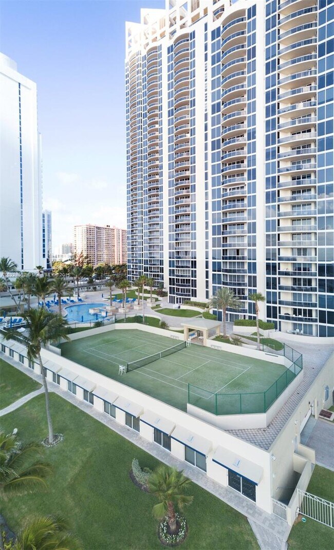 Foto del edificio - 17555 Collins Ave