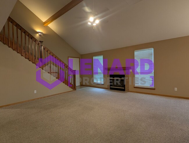 Foto del edificio - 714 Pinhook Dr