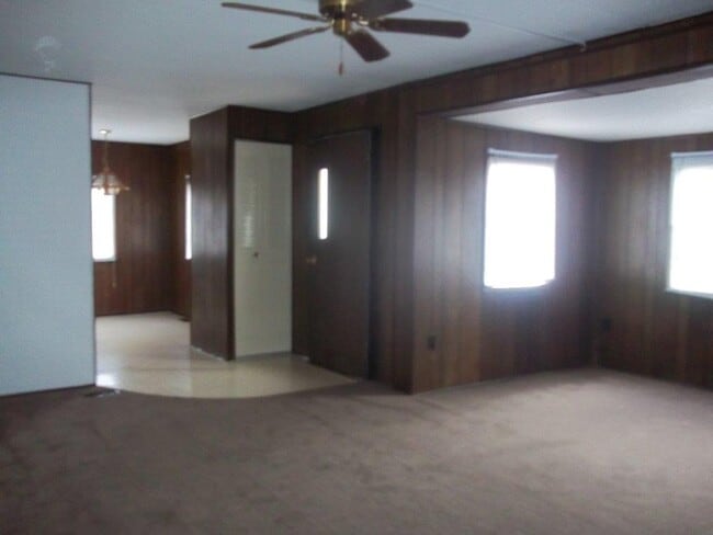 Building Photo - Tradewinds Mobile Home Community