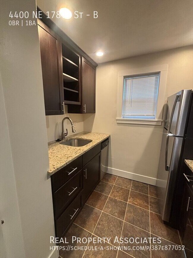 Foto del edificio - 4400 NE 178th St