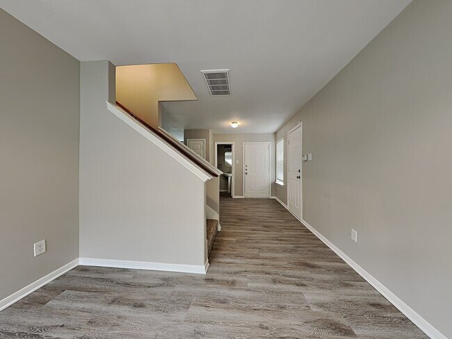 Building Photo - 16326 Royal Fort Ln