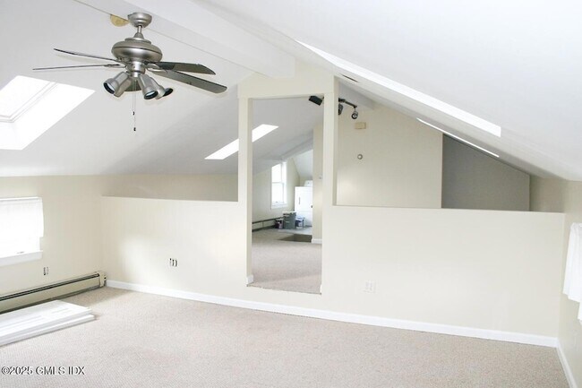 Foto del edificio - 30 Woodland Dr