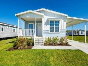 Building Photo - 2505 E Bay Dr