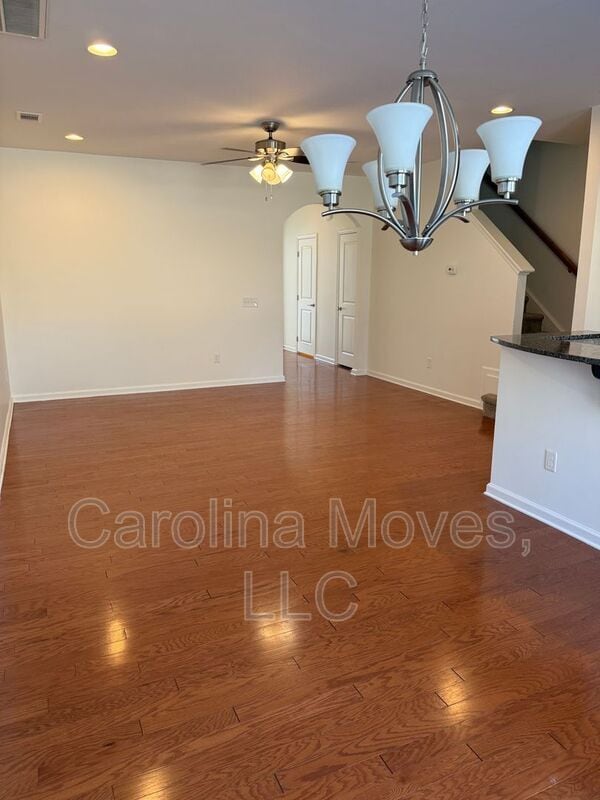 Building Photo - 405 Christiane Way