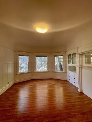 Building Photo - 535 30th St