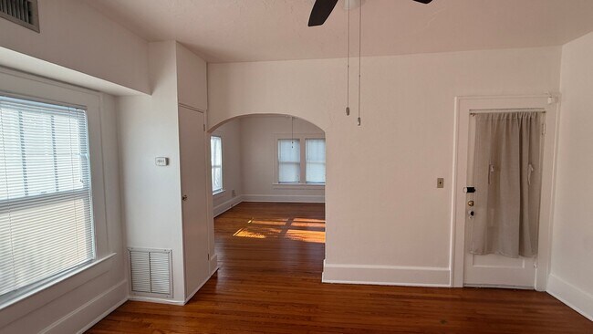 Foto del edificio - 715 Delaney Park Dr