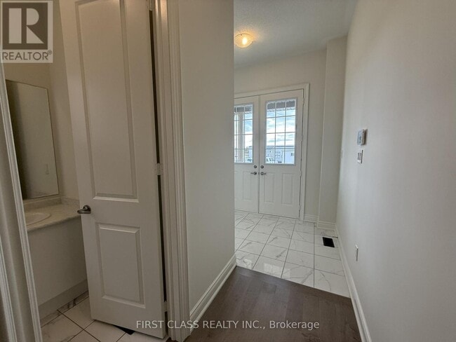 Building Photo - 93 Boccella Cres