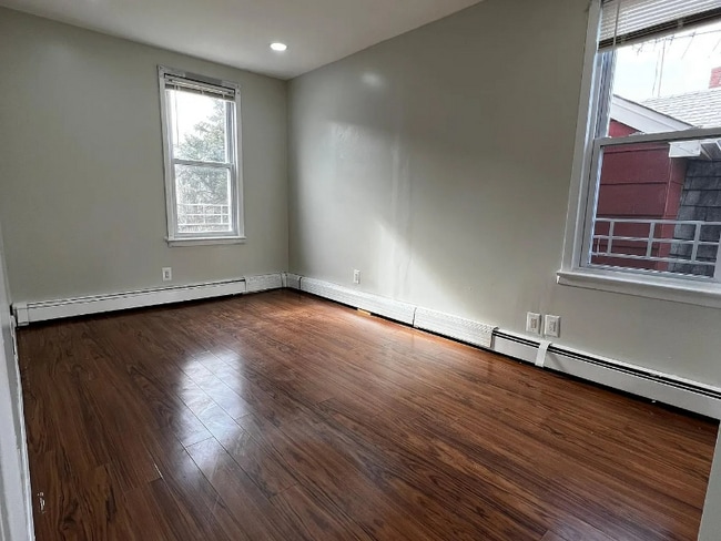 Building Photo - 145 Lake Ave