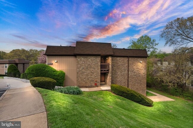 Building Photo - 8511 Barrington Ct