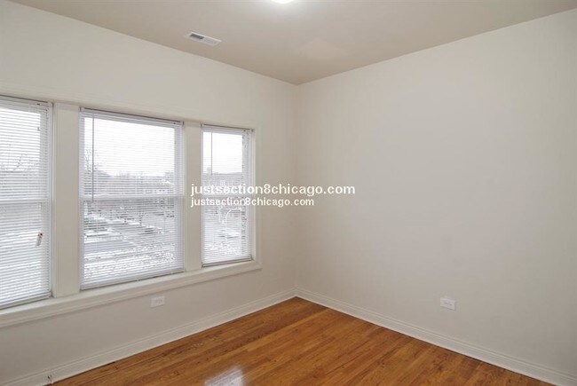 Building Photo - 711 N Lockwood Ave