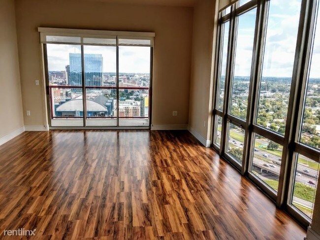 Building Photo - 41 Rainey St