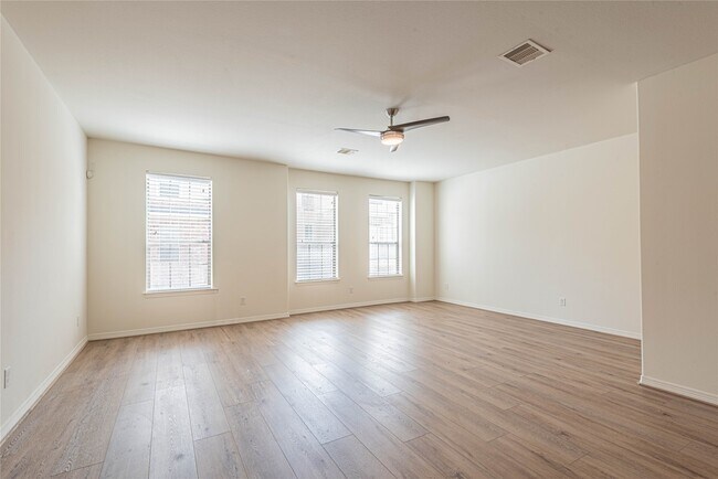 Foto del edificio - 8117 Silverton Creek Ln