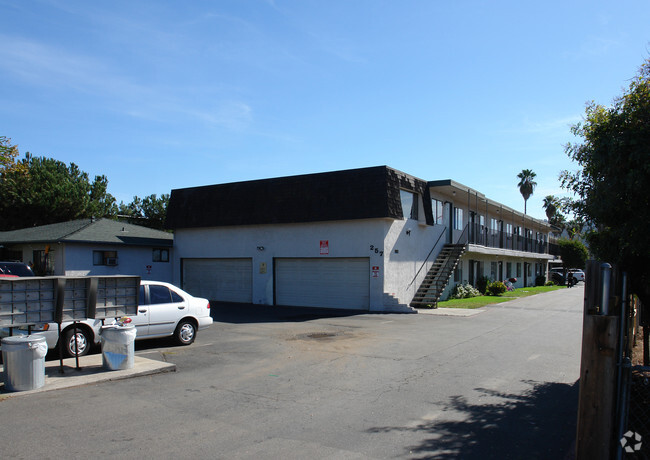 Building Photo - Cactus Garden Apartments