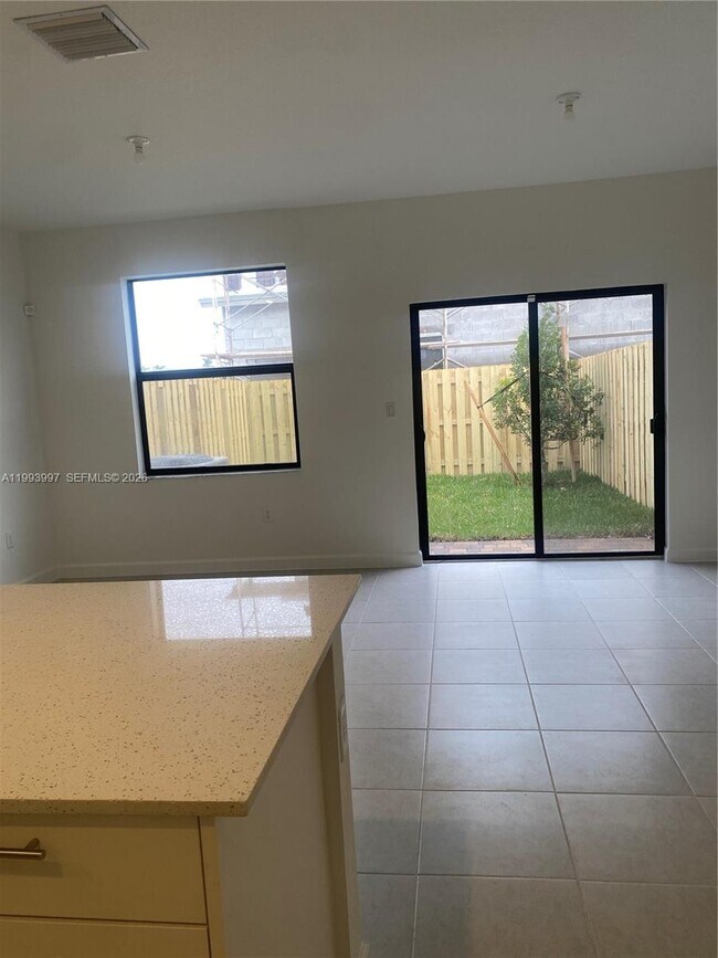 Foto del edificio - 12773 SW 234th Ter