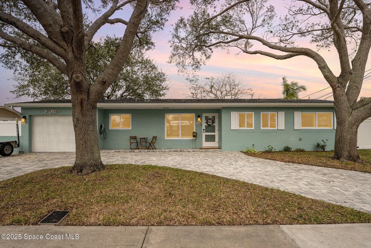Primary Photo - 407 Sandpiper Dr