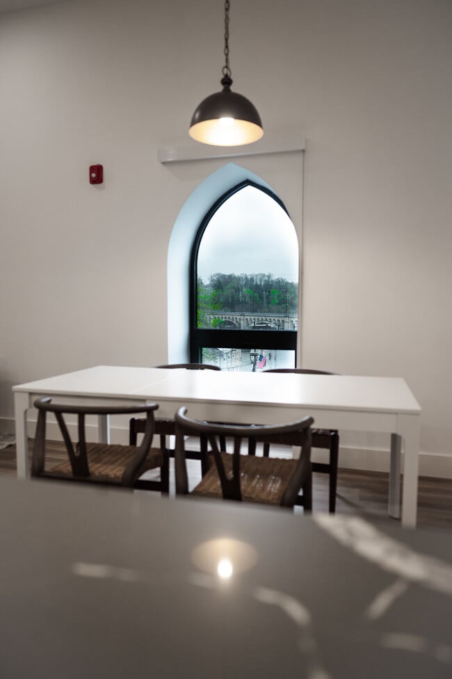 Building Photo - The Roe at Manayunk Apartments and Townhomes