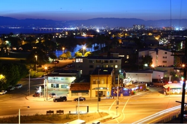 Foto del edificio - 6712 Culver Pl