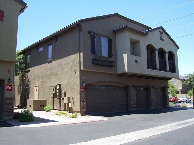 Foto del edificio - 280 N Evergreen Rd