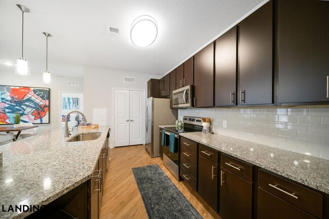 Foto del edificio - 1851 LPGA Blvd