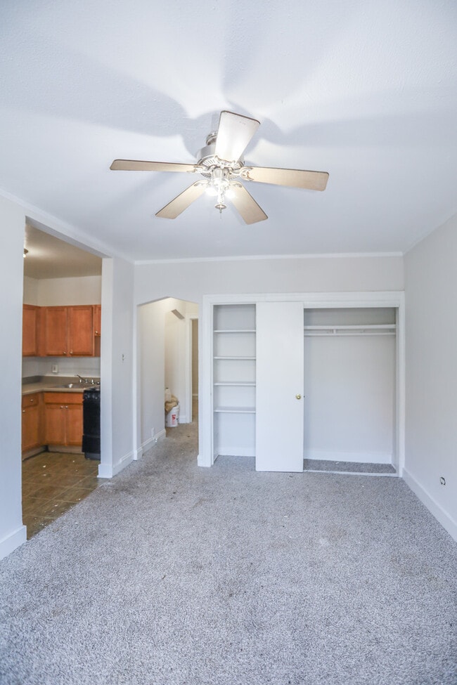 Building Photo - 5210 S Woodlawn Ave