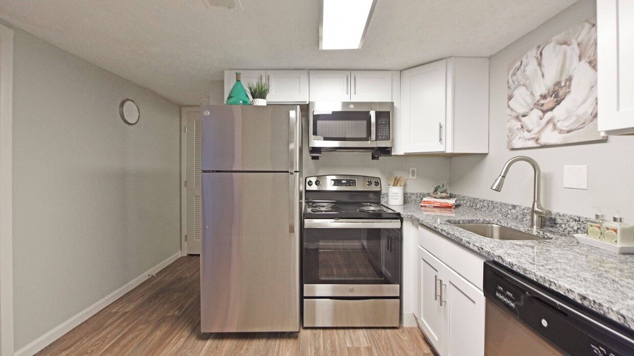 Kitchen + Granite Counters - Avery