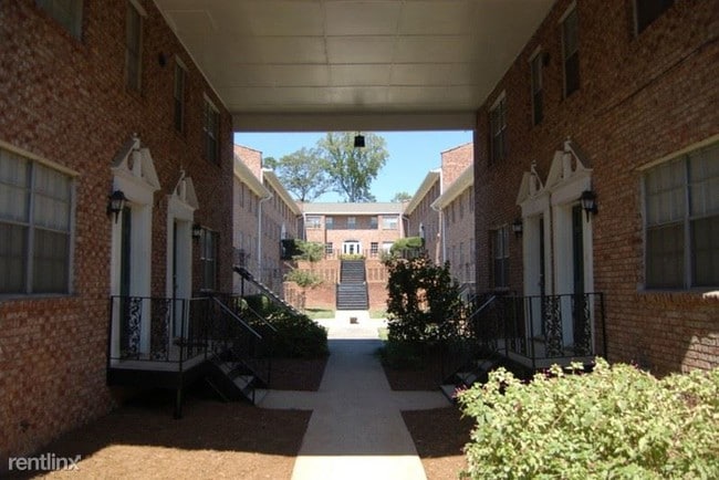 Foto del edificio - 3703 N Peachtree Rd