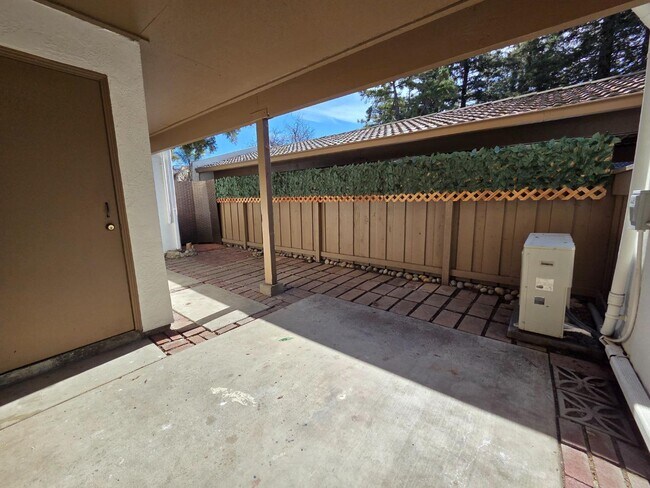 Foto del edificio - 2201 Monroe St